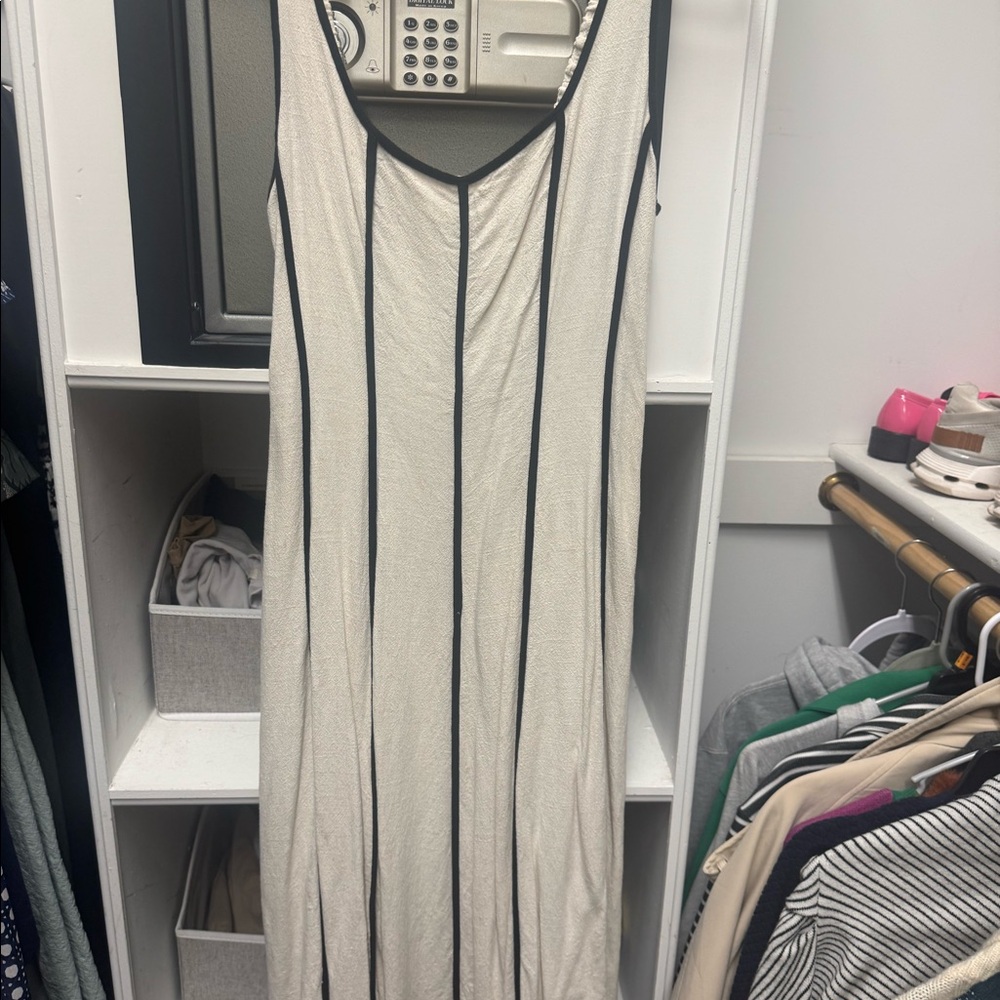 Linen structured dress.